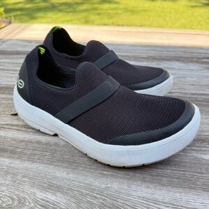 OOFOS OOMG Women’s Low Mesh Slip-On Recovery‎ Sneakers Black White Size 10
